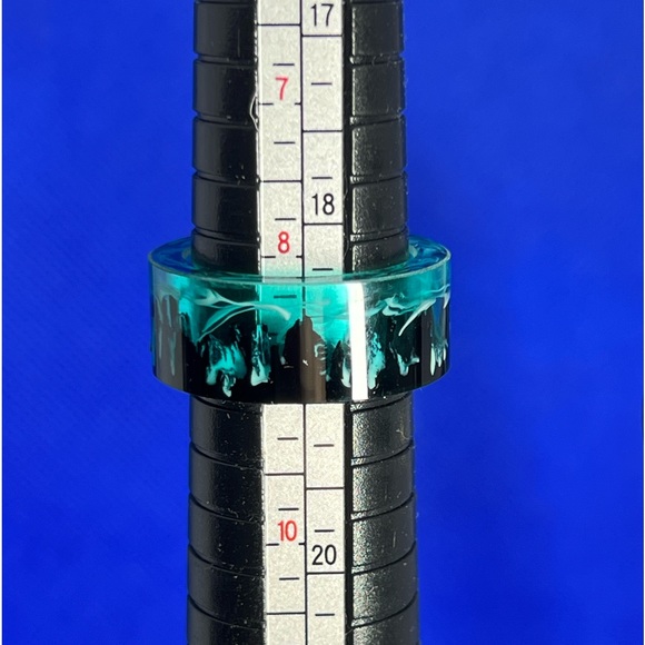 Resin Ring - Picture 5 of 5